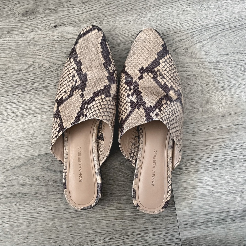 Banana Republic Snakeskin Leather Mule Flats